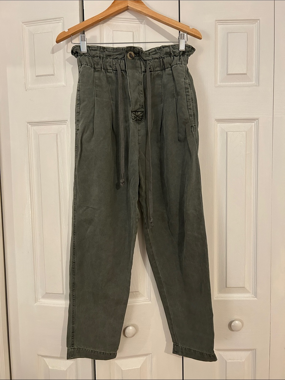 NWOT Free People Olive Green Paperbag Waist Joggers XS